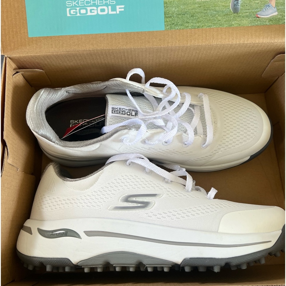 Ladies Sketchers golfing sneakers